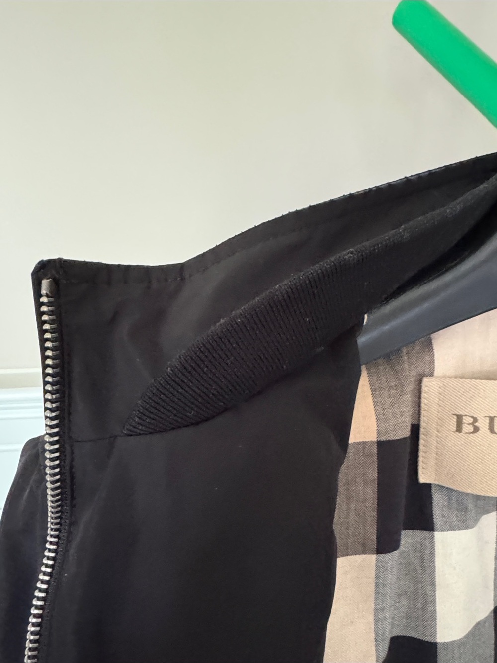 Burberry Black Bomber Jacket with Check Lining - Picture 4 of 9